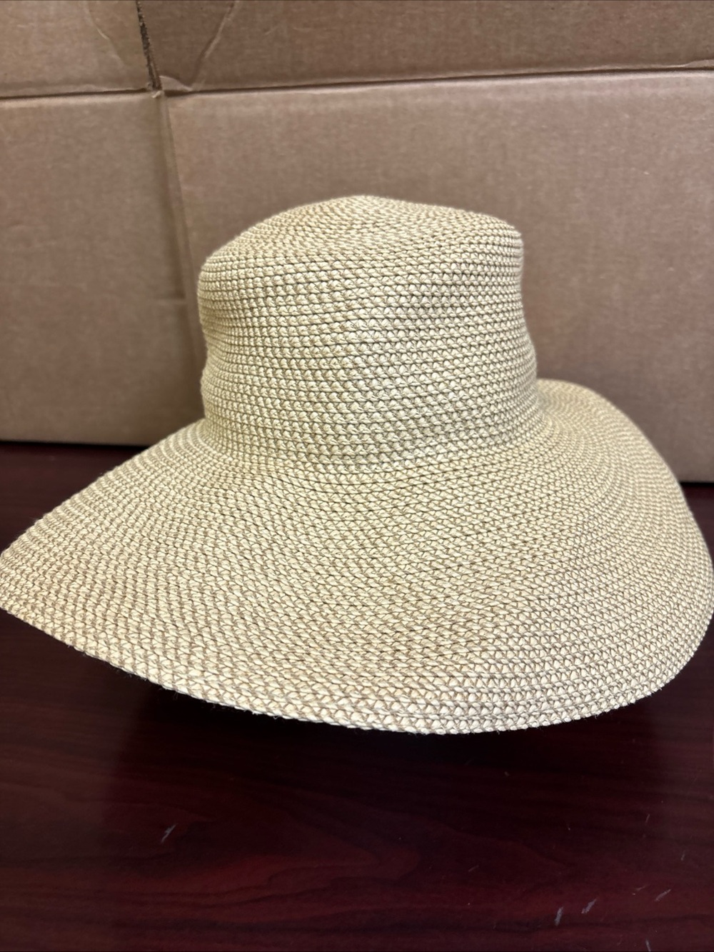 Eric Javits Hat Sun Packable Wide Brim Womens Beige Straw One Size Beach Travel